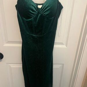 NWT Emerald Green Bodycon Strapless Dress with Sweetheart Neckline for Cocktail